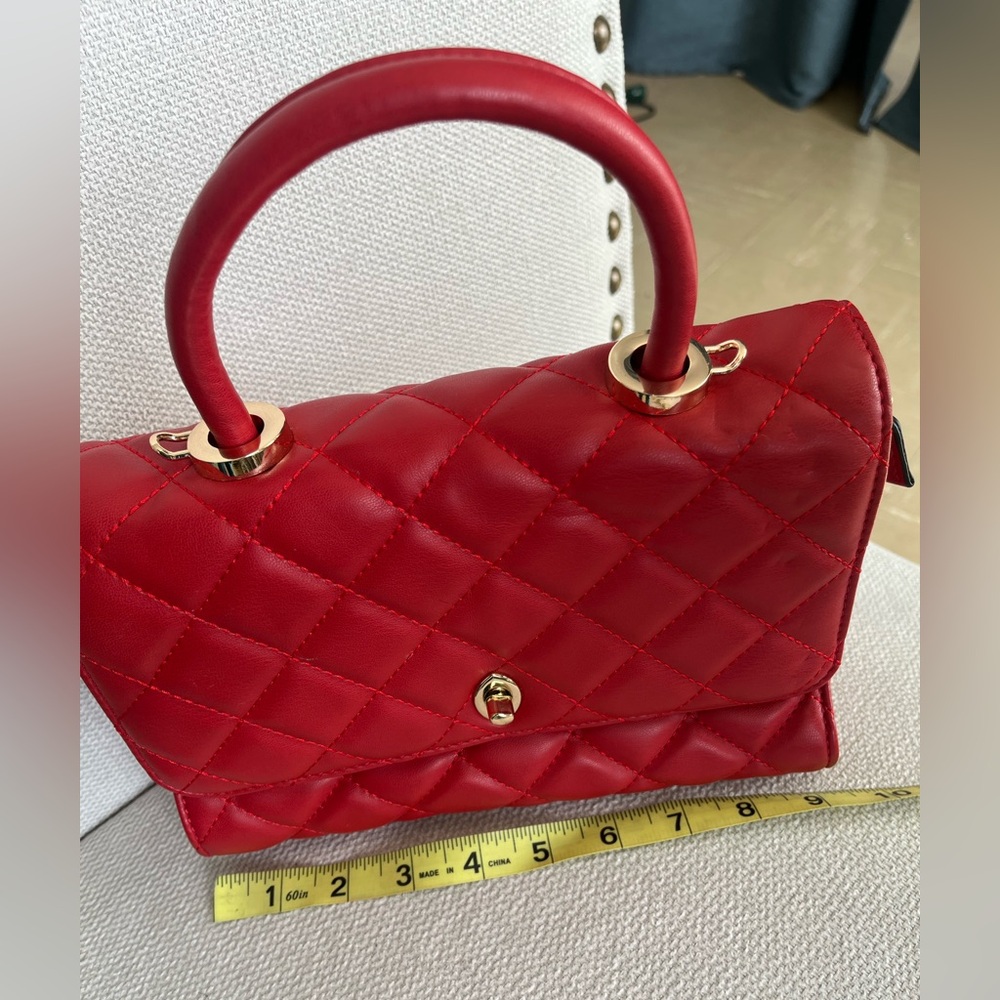 NWOT Quilted red handbag with gold hardware. Chain strap. ❤️ - Picture 2 of 5